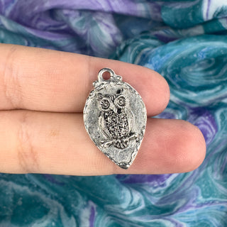 25mm Owl Teardrop Pendant Hammered - silver
