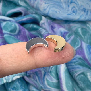 11.8mmx5mm Crescent Moon Pendant - Side View